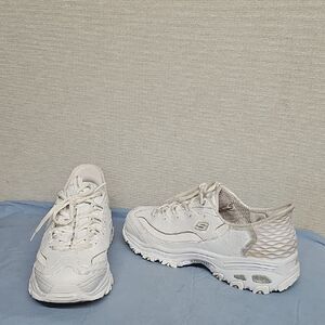 SKECHERS D-LITE'S WOMENS SLIP-INS BFPM-07-064